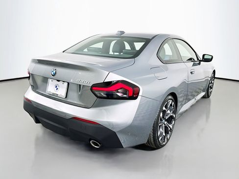 Used 2025 BMW 230i Coupe w/ Convenience Package image 5