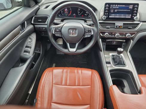 Used 2018 Honda Accord Sport image 19