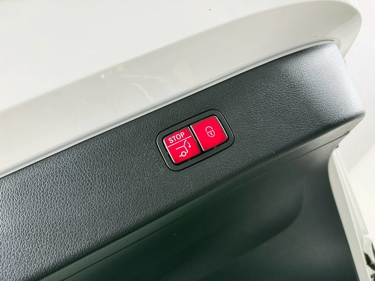 Used 2022 Mercedes-Benz EQS 580 4MATIC Sedan image 15