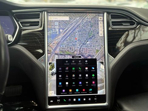 Used 2018 Tesla Model S 100D image 21