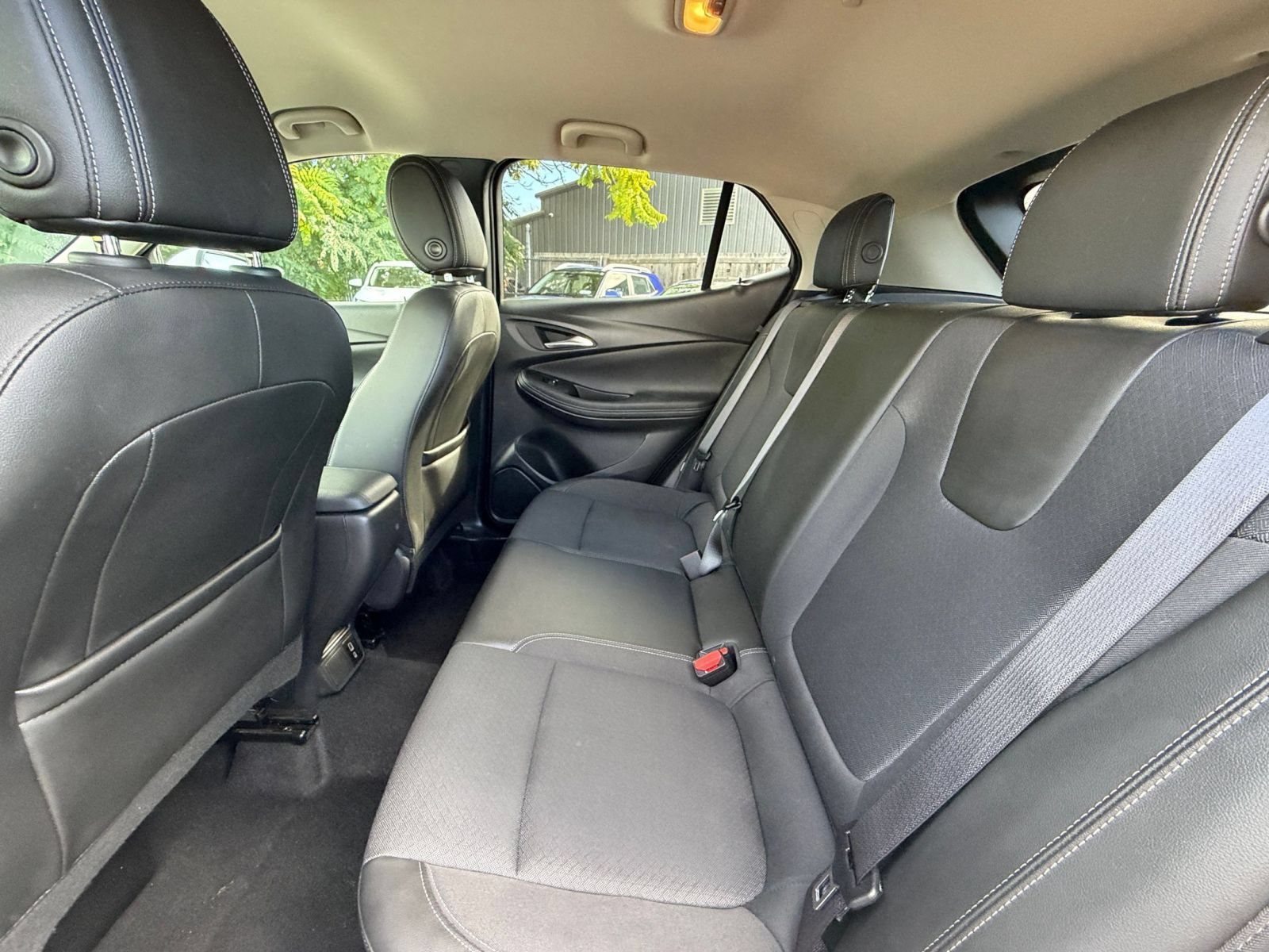 Used 2025 Buick Encore GX Preferred AWD/4WD image 25