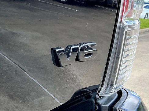 Used 2022 Toyota Tacoma Limited w/ Nightshade Package image 9