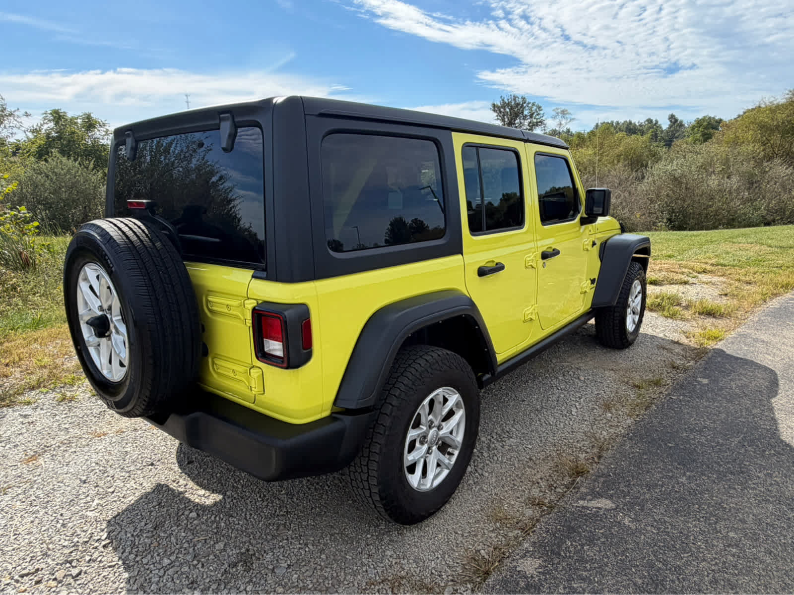 Used 2023 Jeep Wrangler Unlimited Sport AWD/4WD image 5