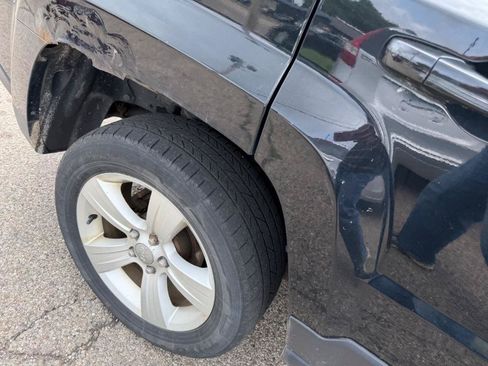 Used 2014 Jeep Patriot Latitude AWD/4WD image 8