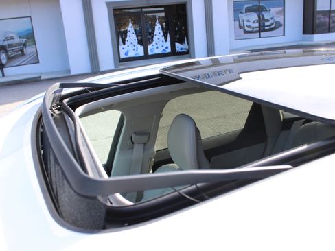 Used 2018 Volvo XC60 T6 Momentum w/ Protection Package Premier image 24