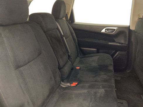 Used 2014 Nissan Pathfinder S FWD image 19