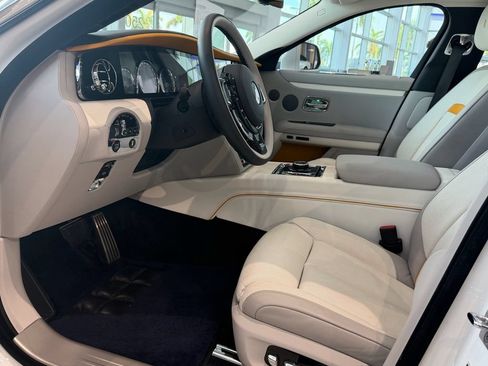 Used 2024 Rolls-Royce Ghost AWD/4WD image 8