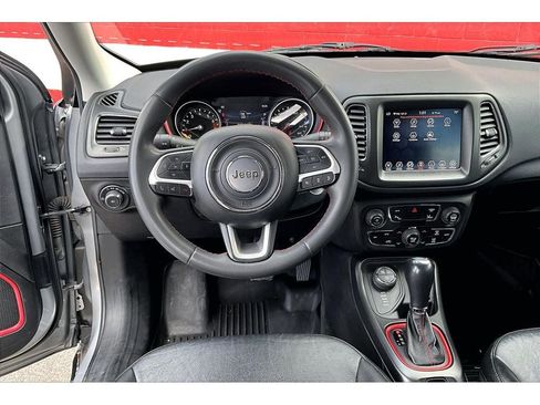Used 2021 Jeep Compass Trailhawk AWD/4WD image 6