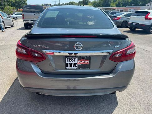 Used 2017 Nissan Altima 2.5 SR w/ Midnight Edition Package FWD image 8