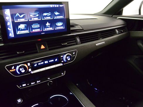 Used 2022 Audi A5 2.0T Premium image 29