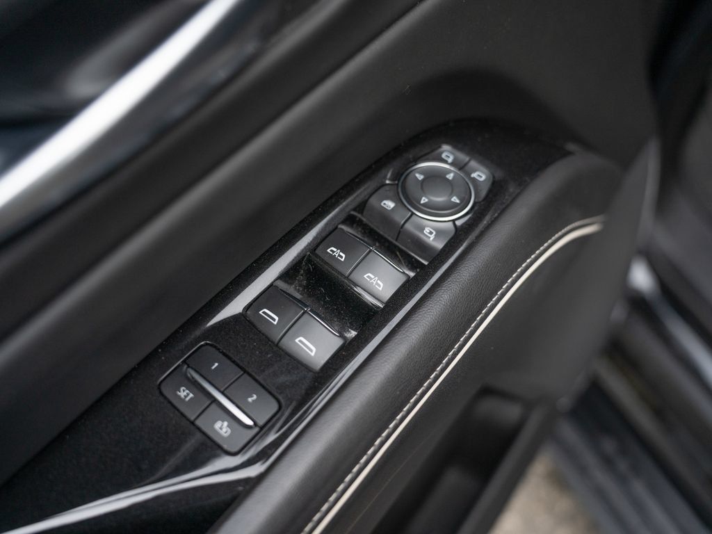 Used 2023 Cadillac Escalade Sport Platinum w/ Heavy-Duty Trailer Package AWD/4WD image 16