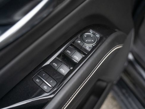 Used 2023 Cadillac Escalade Sport Platinum w/ Heavy-Duty Trailer Package AWD/4WD image 16