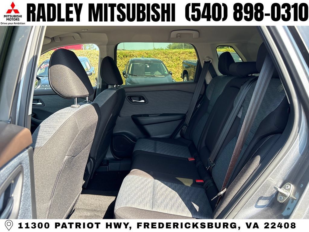 Used 2023 Nissan Rogue SV AWD/4WD image 12