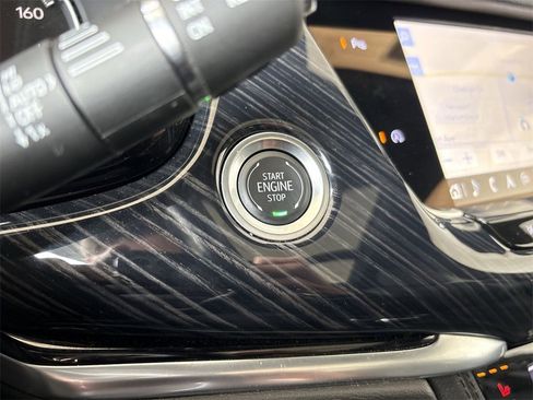 Certified 2025 Cadillac XT6 Premium Luxury image 17