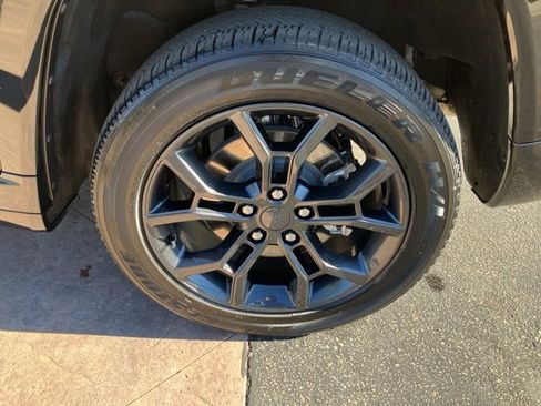 Used 2023 Jeep Grand Cherokee 30th Anniversary image 33