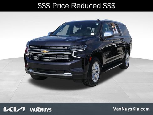 Used 2024 Chevrolet Suburban Premier RWD image 6