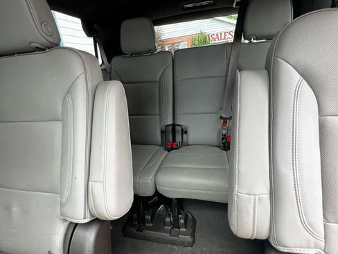 Used 2021 GMC Yukon SLT w/ SLT Luxury Plus Package AWD/4WD image 14