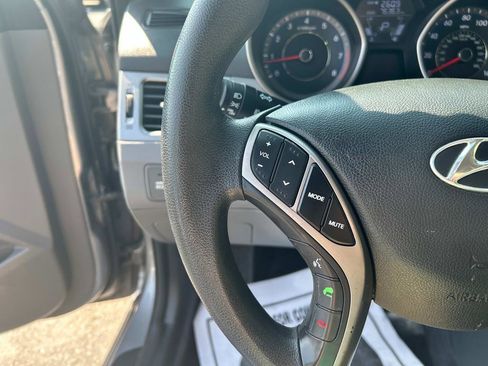 Used 2013 Hyundai Elantra GLS w/ Preferred Pkg image 23