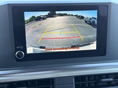 Used 2025 Toyota Tacoma 2WD Double Cab image 23