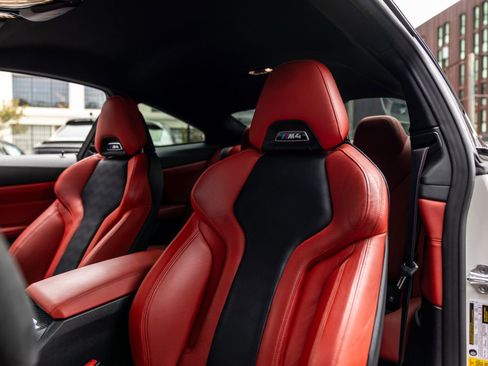 Used 2024 BMW M4 Coupe w/ M Driver's Package RWD image 5