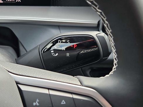 New 2026 Volkswagen Tiguan SE AWD/4WD image 15