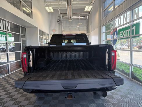 Used 2024 GMC Sierra 2500 Denali Ultimate AWD/4WD image 8