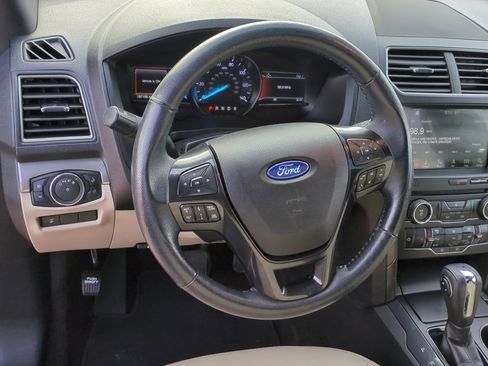 Used 2018 Ford Explorer XLT w/ Equipment Group 202A image 16