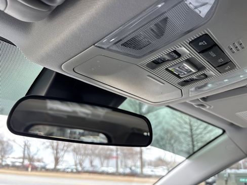 Used 2021 Toyota RAV4 XLE w/ Convenience Package image 38