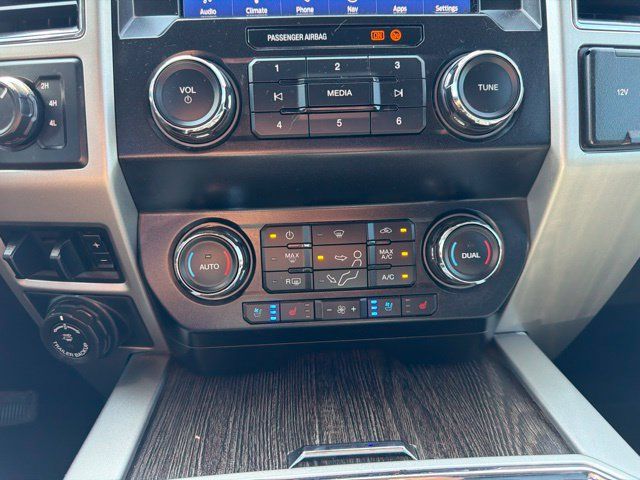 Used 2020 Ford F250 Lariat w/ Lariat Ultimate Package AWD/4WD image 16