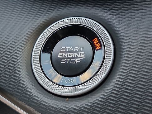 New 2025 Jeep Grand Cherokee Altitude AWD/4WD image 18