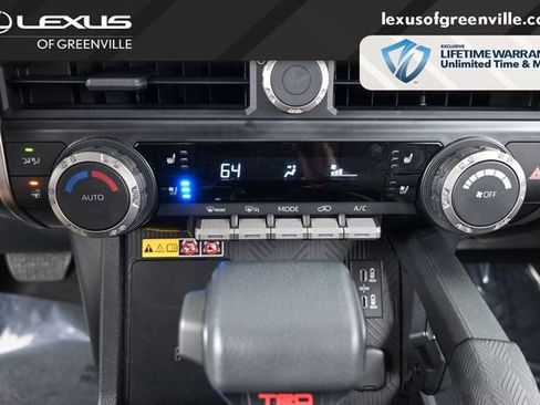 Used 2025 Toyota 4Runner TRD Off-Road Premium AWD/4WD image 17