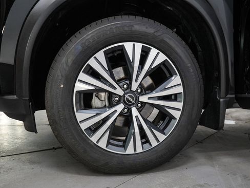 Used 2023 Nissan Rogue SV w/ SV Premium B Package AWD/4WD image 32