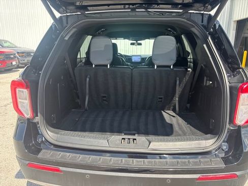 Used 2020 Ford Explorer XLT w/ Equipment Group 202A AWD/4WD image 22
