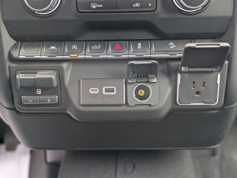 Used 2023 Chevrolet Silverado 1500 Custom Trail Boss image 21