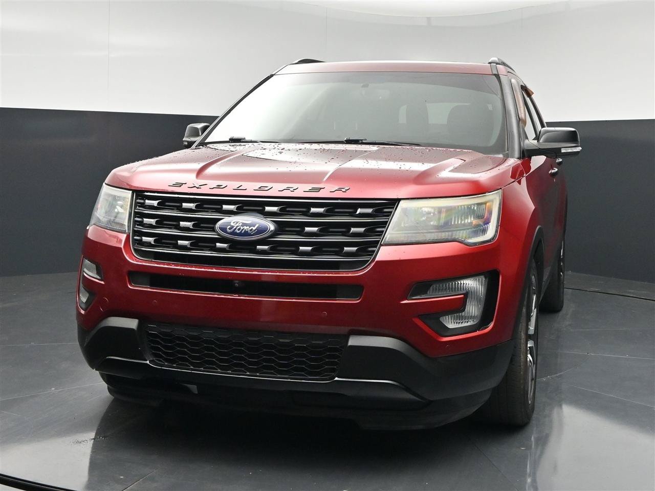 Used 2017 Ford Explorer Sport w/ Equipment Group 401A AWD/4WD image 2