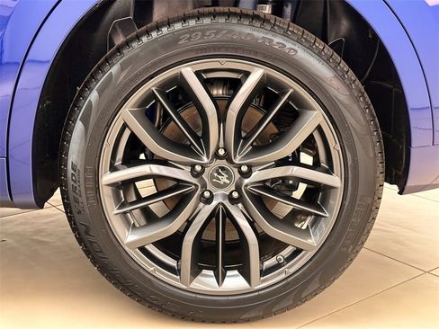 Used 2024 Maserati Levante GT Ultima image 15