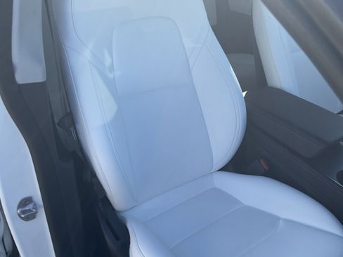 Used 2022 Tesla Model Y Performance image 18