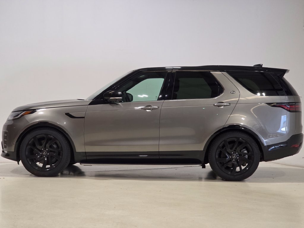 Used 2025 Land Rover Discovery Dynamic SE AWD/4WD image 3