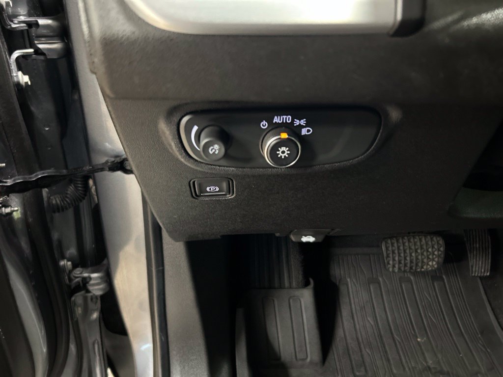 Used 2019 GMC Terrain SLE w/ Driver Convenience Package AWD/4WD image 13