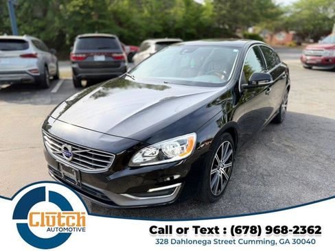 Used 2017 Volvo S60 T5 Inscription image 2