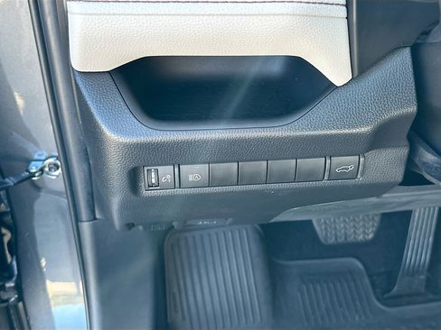 Used 2023 Toyota RAV4 XLE w/ Convenience Package image 10