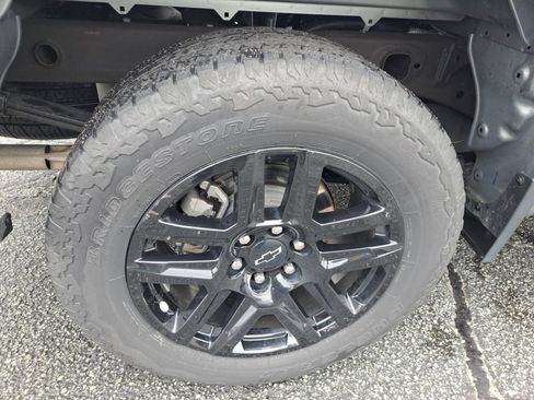 Used 2023 Chevrolet Silverado 1500 RST w/ Z71 Off-Road Package AWD/4WD image 18