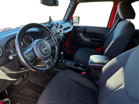 Used 2018 Jeep Wrangler Unlimited Sport S AWD/4WD image 9