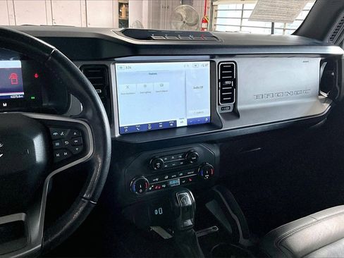 Used 2022 Ford Bronco Outer Banks w/ Sasquatch Package image 6