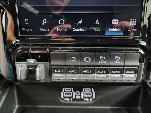 Used 2024 RAM 2500 Laramie w/ Night Edition AWD/4WD image 67