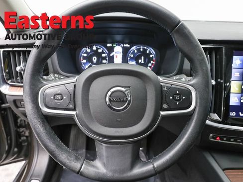 Used 2022 Volvo S60 B5 Inscription AWD/4WD image 12