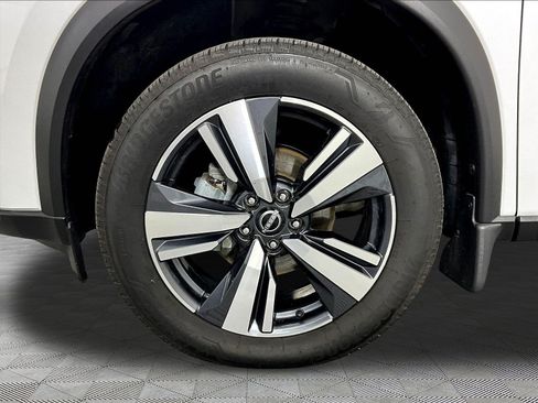 Certified 2025 Nissan Rogue SL AWD/4WD image 33