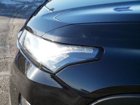 Used 2024 Chevrolet Traverse RS image 16