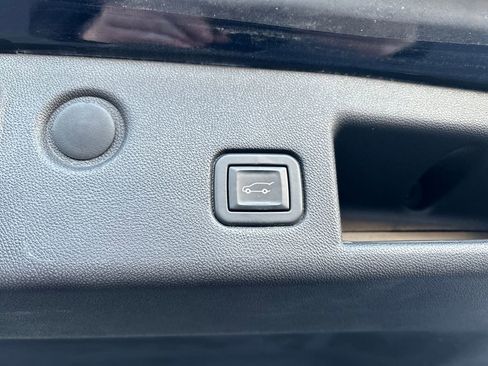 Used 2020 Chevrolet Equinox Premier image 42