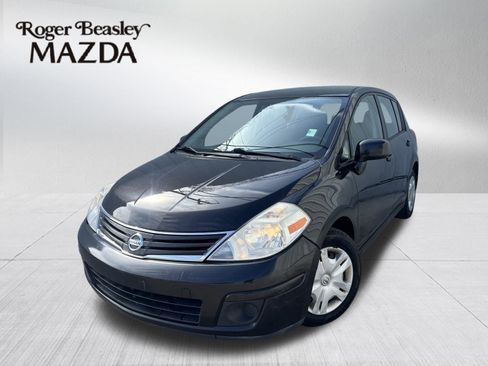 Used 2011 Nissan Versa 1.8 S w/ Plus Pkg image 1